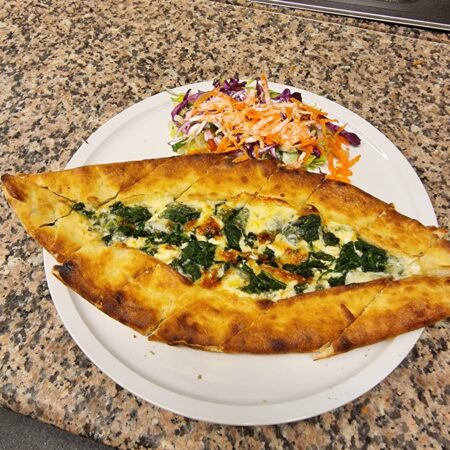 Pide Spinat und Ei